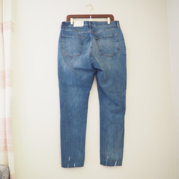 * NWT A.N.A High Rise Curvy Fit Distressed Raw Hem Skinny Fit Jean sz 16 - Picture 5 of 6